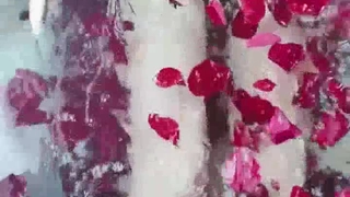 换妻传媒交换群P名场面，精彩持续再来一场，一人一个各种姿势爆操，多玩的尽兴