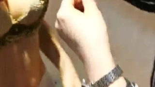 火速围观，露脸黑丝骚女无毛逼，阴蒂很大长的像小鸡巴一样