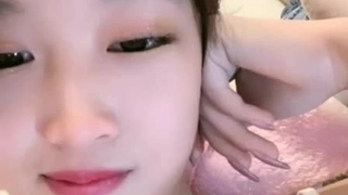 爆草颜射喜欢给男友带绿帽的母狗！拿着精液当面膜！