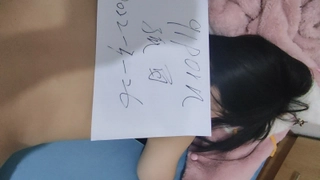 白人饥渴的联谊会姐妹在校园里狂欢