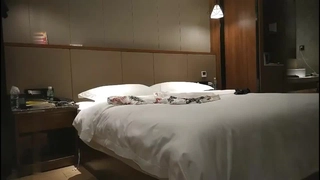 日本综艺节目约到了19岁妹子，第一次约就可以毒龙（女主在下面约的，很容易