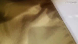 成熟的女同性恋沉迷于硬核的屁股指交和舔