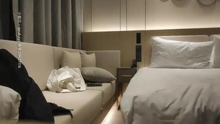 少女继妹在POV视频中享受一对一的性爱