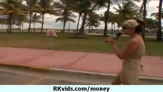 大波浪肉欲系女神！新人下海收费秀！掏出白嫩大奶，多毛极品肥穴，揉搓娇喘呻吟极度诱惑